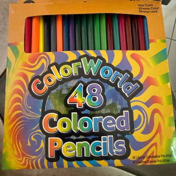 ‼️SOLD‼️Disney Coloring Book with 48 Coloring Pencils Set - Picture 12 of 13